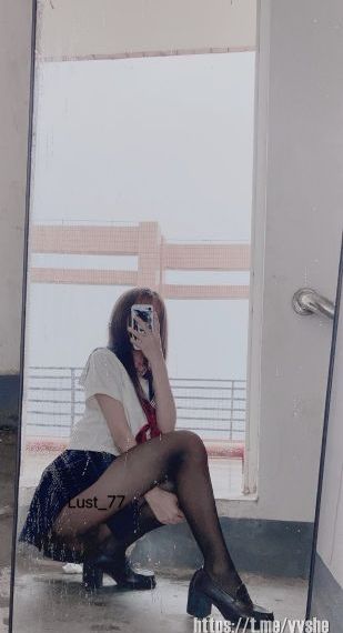 公交车上内裤滑进去的后果_BD英语电影完整版在线观看