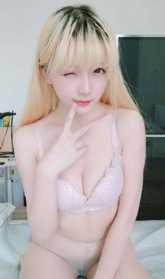 嗯啊同桌在上课揉我下面h_720在线播放观看