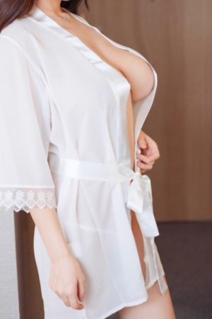 兰陵王把小乔粘墙上的图_BD韩语高清在线观看