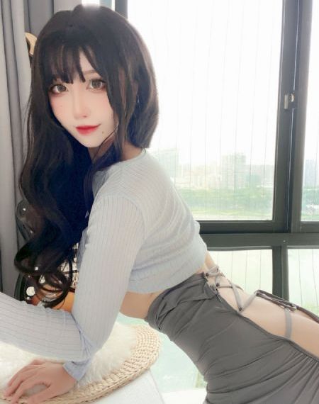 娇妻穿超薄肉丝袜给老板玩_BD在线手机播放
