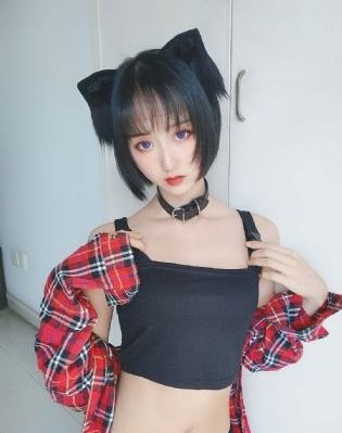 美女裸体打开双腿喷水无遮挡_超清免费观看视频